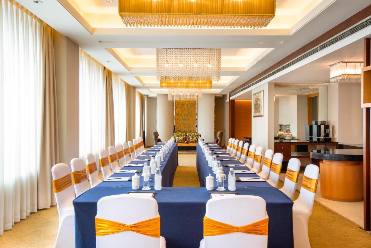 Holiday Inn Chengdu Century City-Easttower Екстер'єр фото