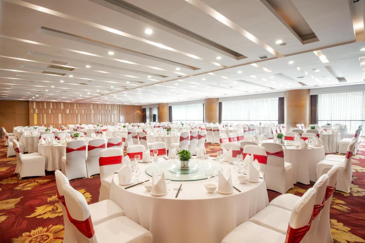 Holiday Inn Chengdu Century City-Easttower Екстер'єр фото